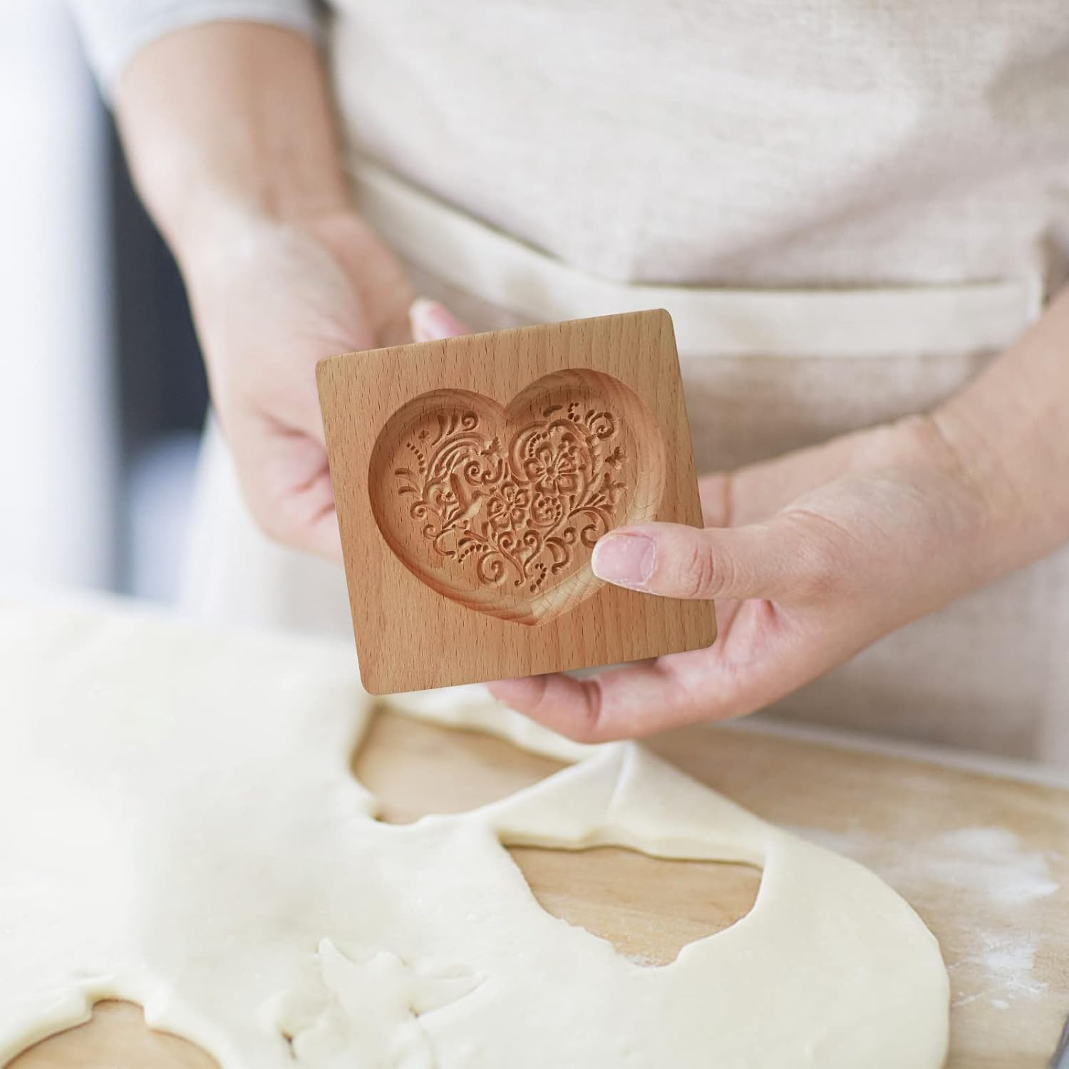 Wooden Cookie Biscuit Mold, 3D Baking Mold, Embossing Craft Decorating Baking Tool, Suitable for Halloween Thanksgiving Christmas Kitchen DIY (Love A 10 * 10 * 2)