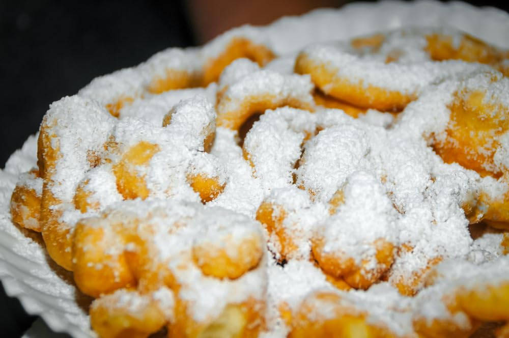 A Blend Above Funnel Cake Mix, Funnel Cake Fun: Classic Fairground Treat Mix, Makes 10 Funnel Cakes or 20 Fritters, Quick and Easy to Make, Delicious at Every Bite