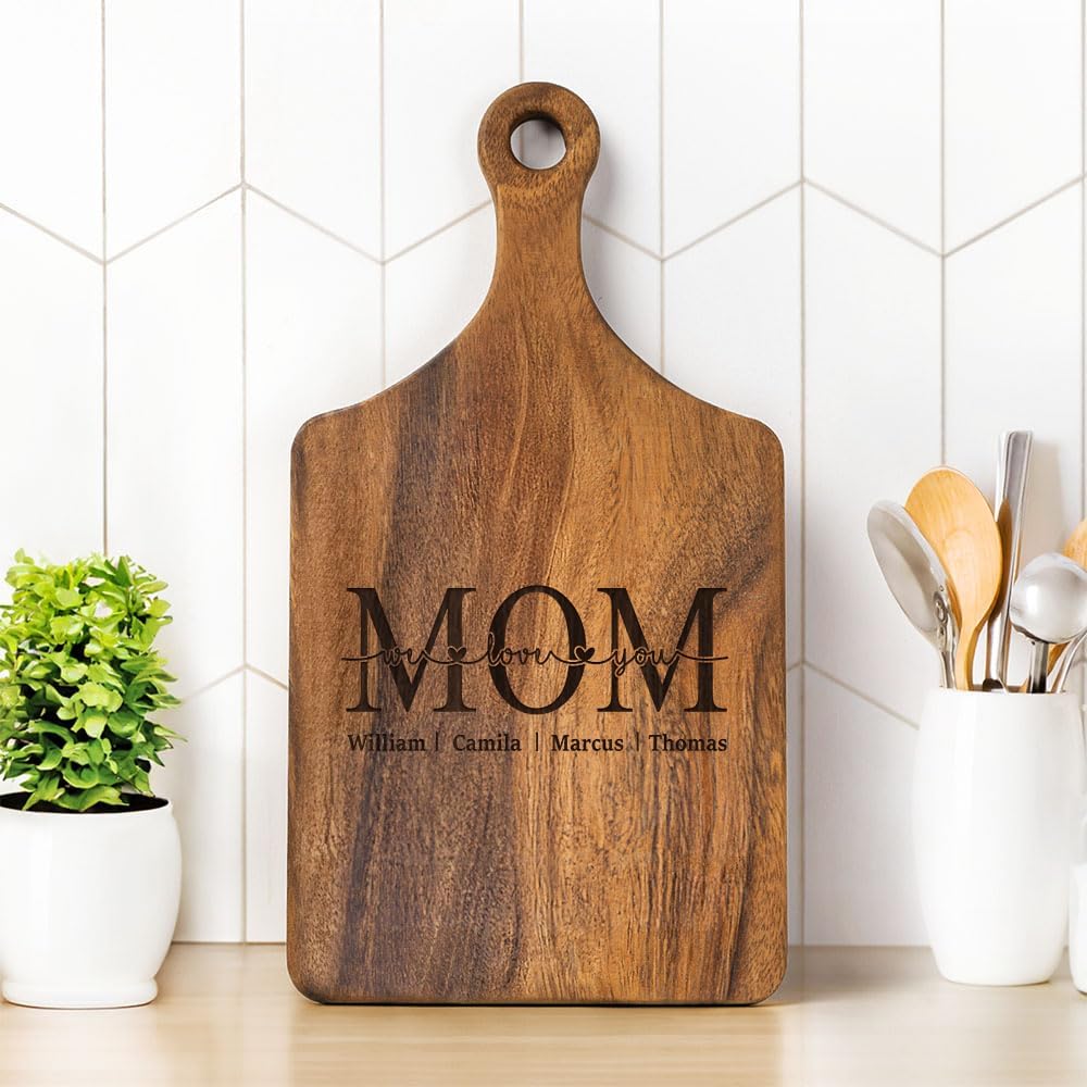callie Personalized Cutting Board for Grandma, Mom, Wooden Chopping Board with Family Member Names, Mother's Day, Christmas, Birthday Gifts for Women (S, M, L)