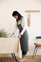 Adjustable Japan Nordic Style Soft Cotton Linen Apron with Four Pockets A Towel