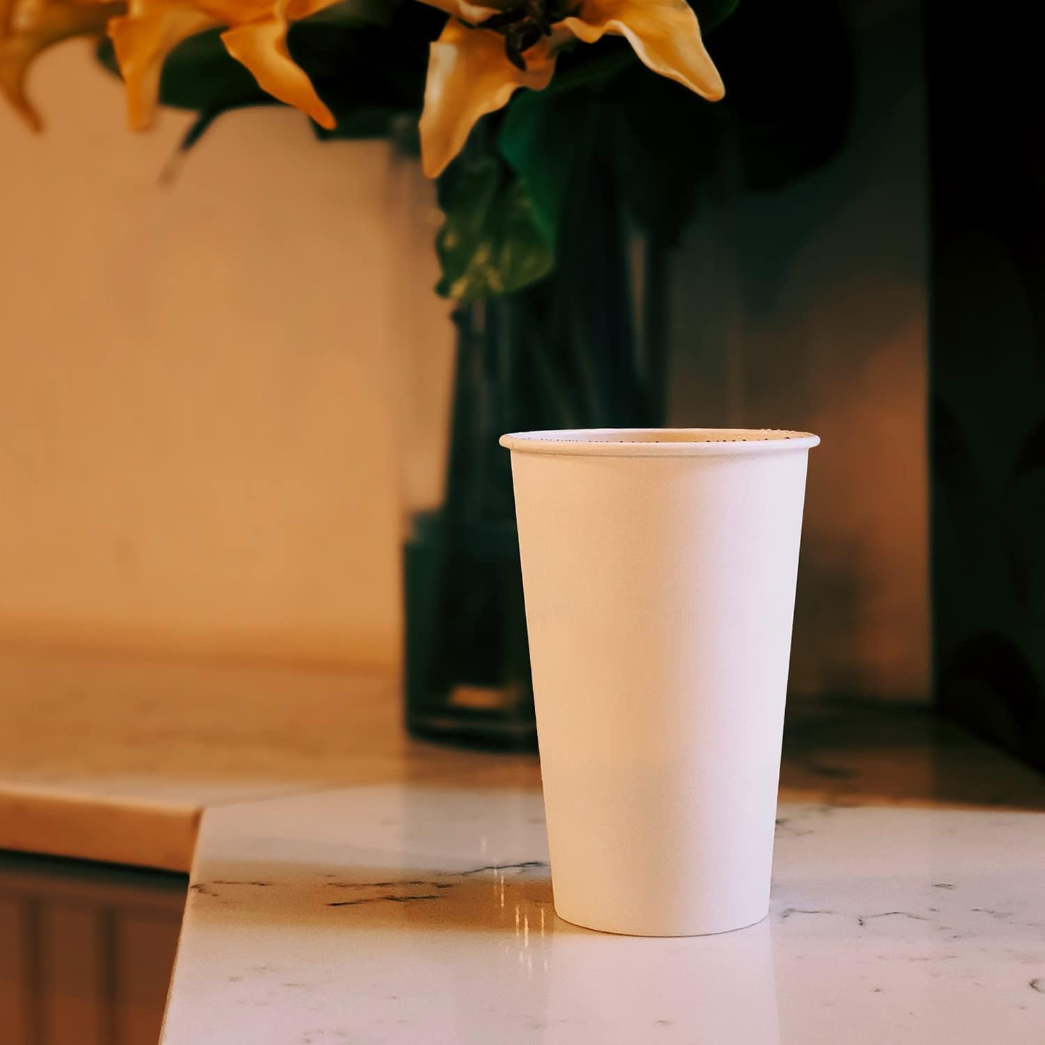 Smygoods White Disposable Paper Coffee Cups with Lids (20 OZ, 50 Count) For Hot Beverages, Tea, Espresso, Cocoa - To Go Drink Containers, Café & Office