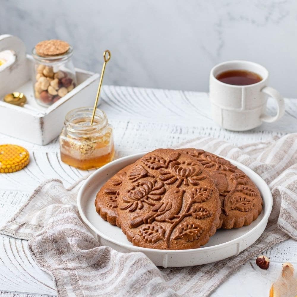 Wooden Cookie Mold - Biscuit Baking Cutter, Carved Embossing Stamp for DIY Shapes, Gingerbread, Pine Cone (Tit)