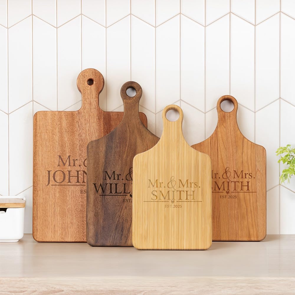 callie Personalized Mr & Mrs Cutting Board Wedding Gifts for Newlywed Couples, Wooden Engraved Chopping Board Marriage Gifts for Bride Groom (S, M, L)