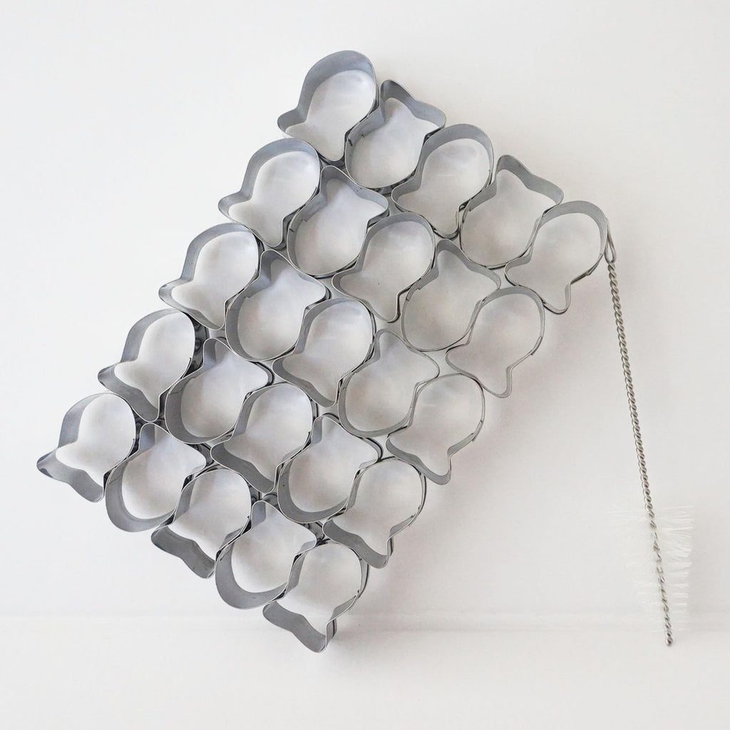 Goldfish Cracker Cutter, Stainless Steel Fish Cookie Cutters Shapes, DIY Mini Snack Crackers Mold 1 Inch, Fish-shaped Treats, 25 Cavity Cookie Stamp with Cleaning Brush