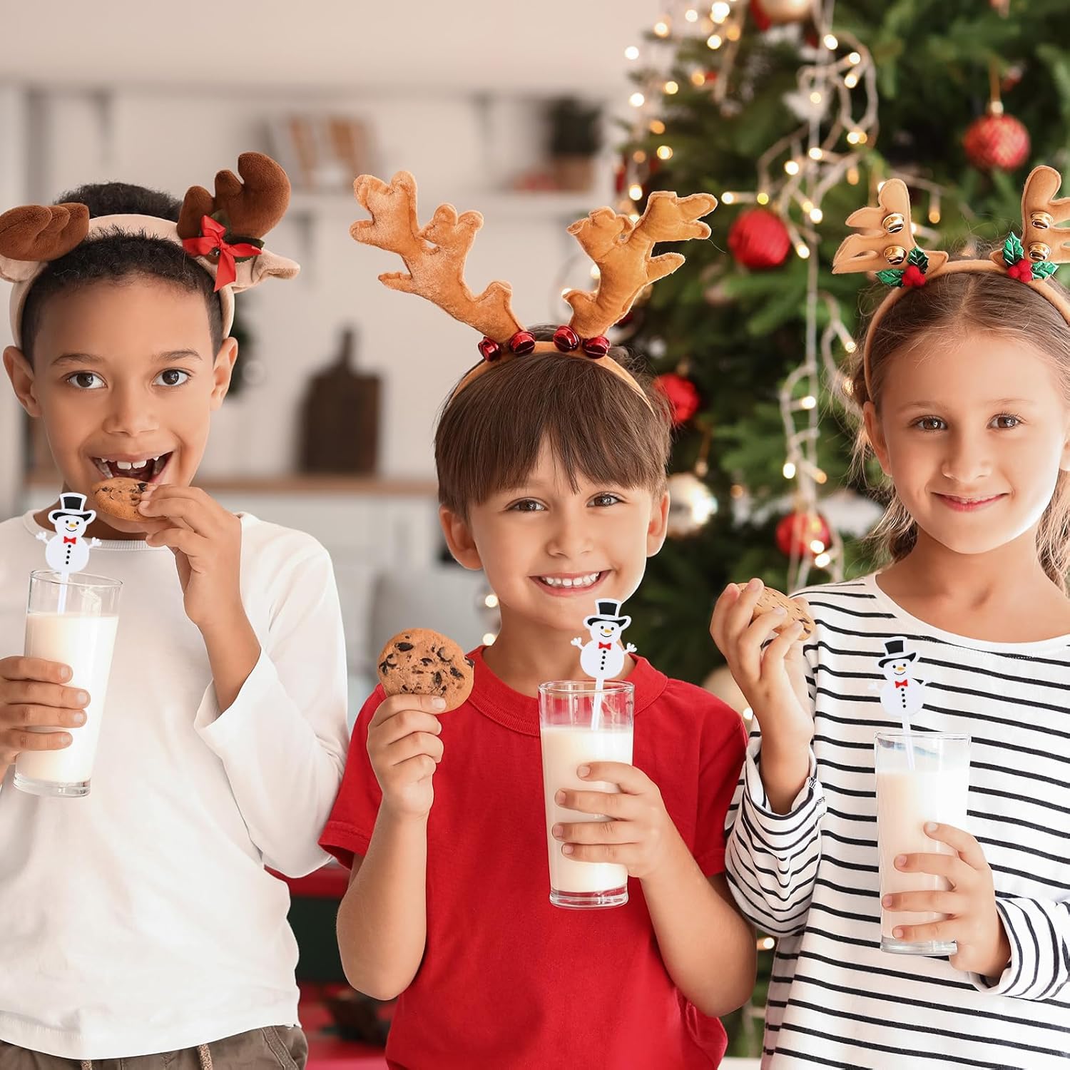 30 Pcs Christmas Drink Stirrers Xmas Stir Stick Holiday Coffee Swizzle Stick Reusable Plastic Hot Cocoa Bar Chocolate Decoration Cocktail Mixer(Snowman,Lovely Color)