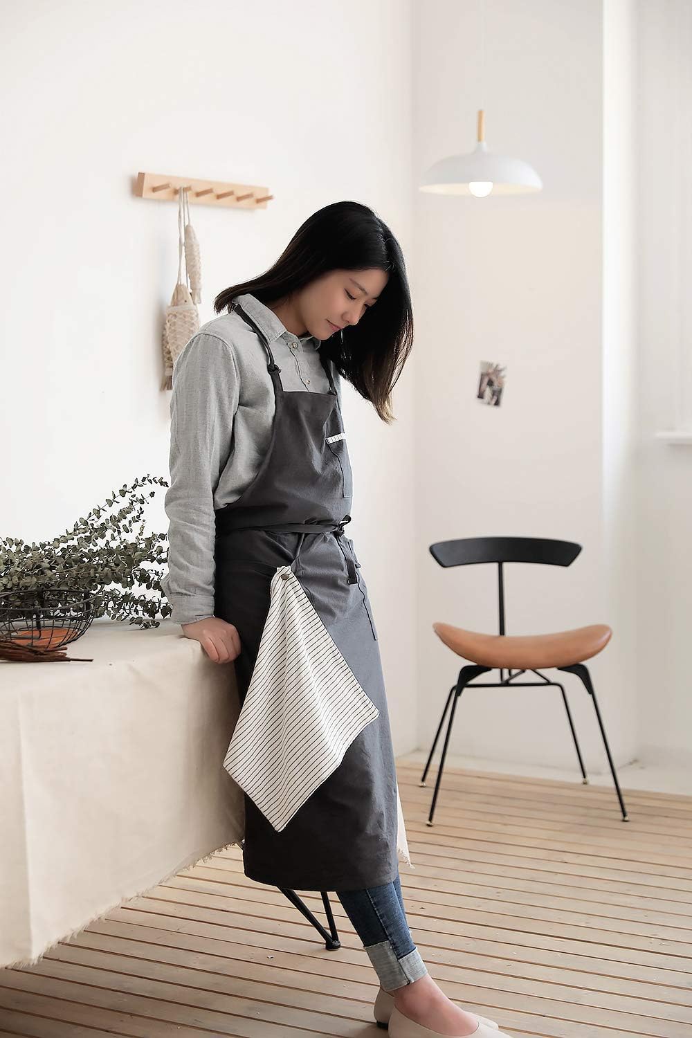Adjustable Japan Nordic Style Soft Cotton Linen Apron with Four Pockets A Towel