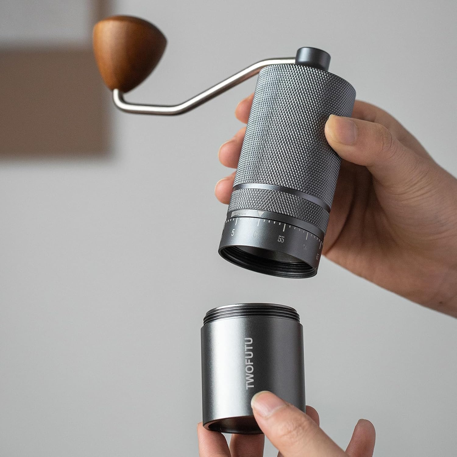 Manual Coffee Grinder With External Adjustable Stainless Steel Reticulate Pattern Hand Coffee Grinder, Suitable use for Various Places Such as Home Kitchens,Restaurants, Travel Etc. Grey.