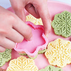 9pcs Christmas Cookie Cutter Set Snowflake Cookie Cutters with Plunger Stamps Biscuit Mold 3D Snowflake Cookie Molds Cake Baking Fondant Cutter Christmas Party DIY Cookie Decorating Supplies (A)