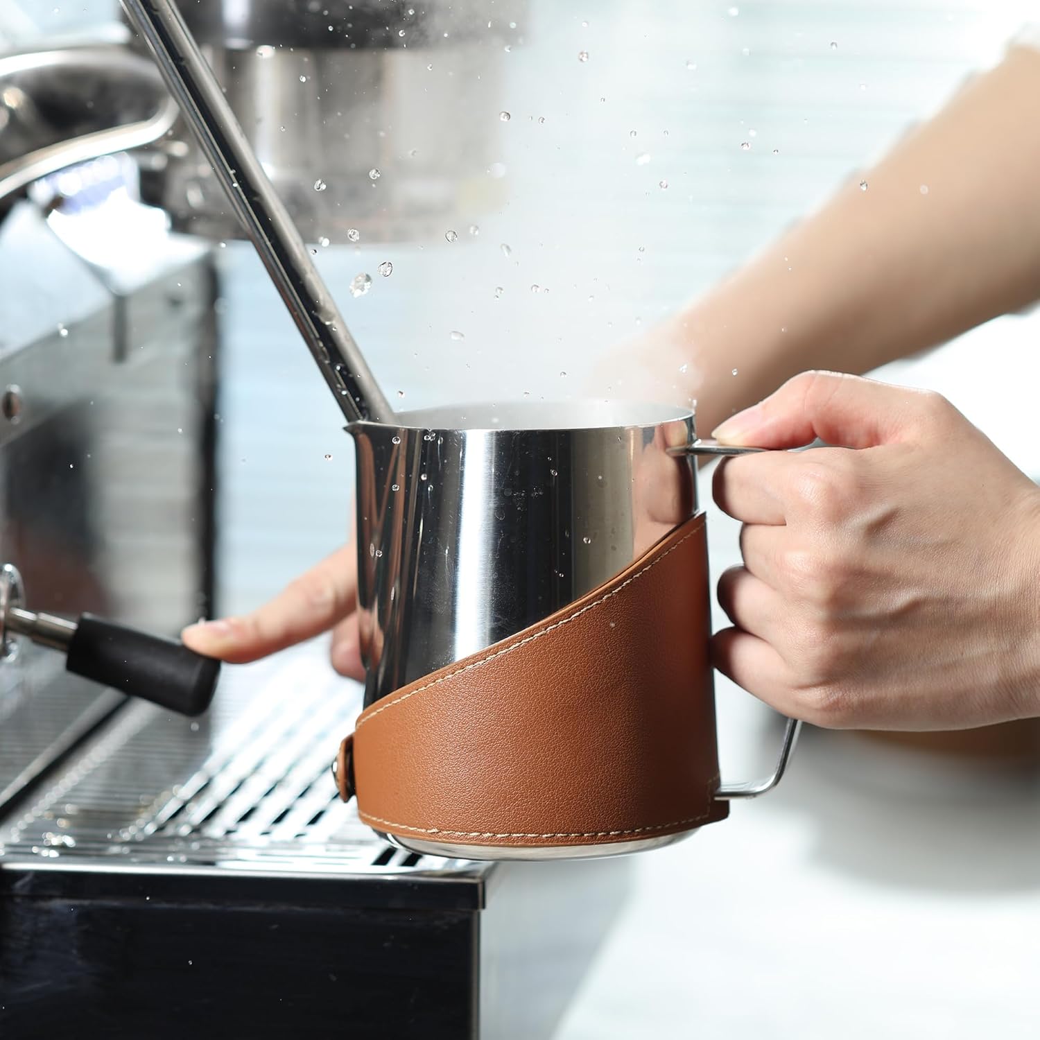 Milk Frothing Pitcher 450ml/16oz 304 Stainless Steel Espresso Steaming Pitcher with PU Leather, Milk Frothing Jug,milk frother cup,Milk Jug Cup,Premium Barista Tools,Latte Art (Bright,16oz)