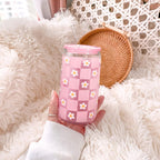 SANDJEST Checkerboard Daisies Glass Can, Floral Checker Cup with Lid & Straw, Iced Coffee Aesthetic Cups, Gift for Christmas Birthday Mother Day, Gifts for Women, 16oz