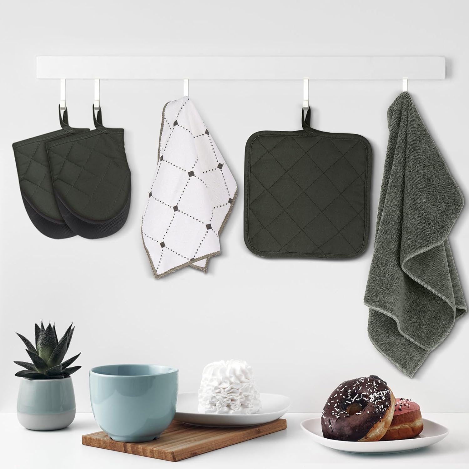 Oven Mitts & Pot Holders Pad and Towel Set, 10-Piece Cute Kitchen Starter Set, Short Oven Mitts, Towels & Dish Cloths for Grilling, Baking, Barbecue