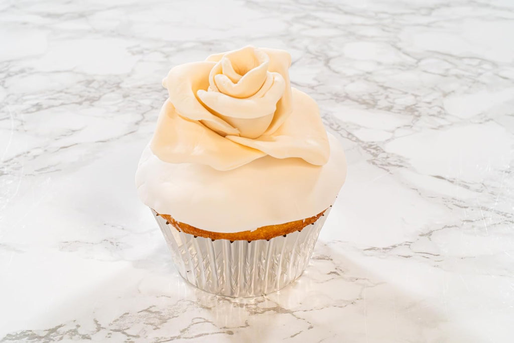 Bakerpan Premium Rolled Ivory Fondant for Cake Decorating - 1 Pound, Vanilla Flavor