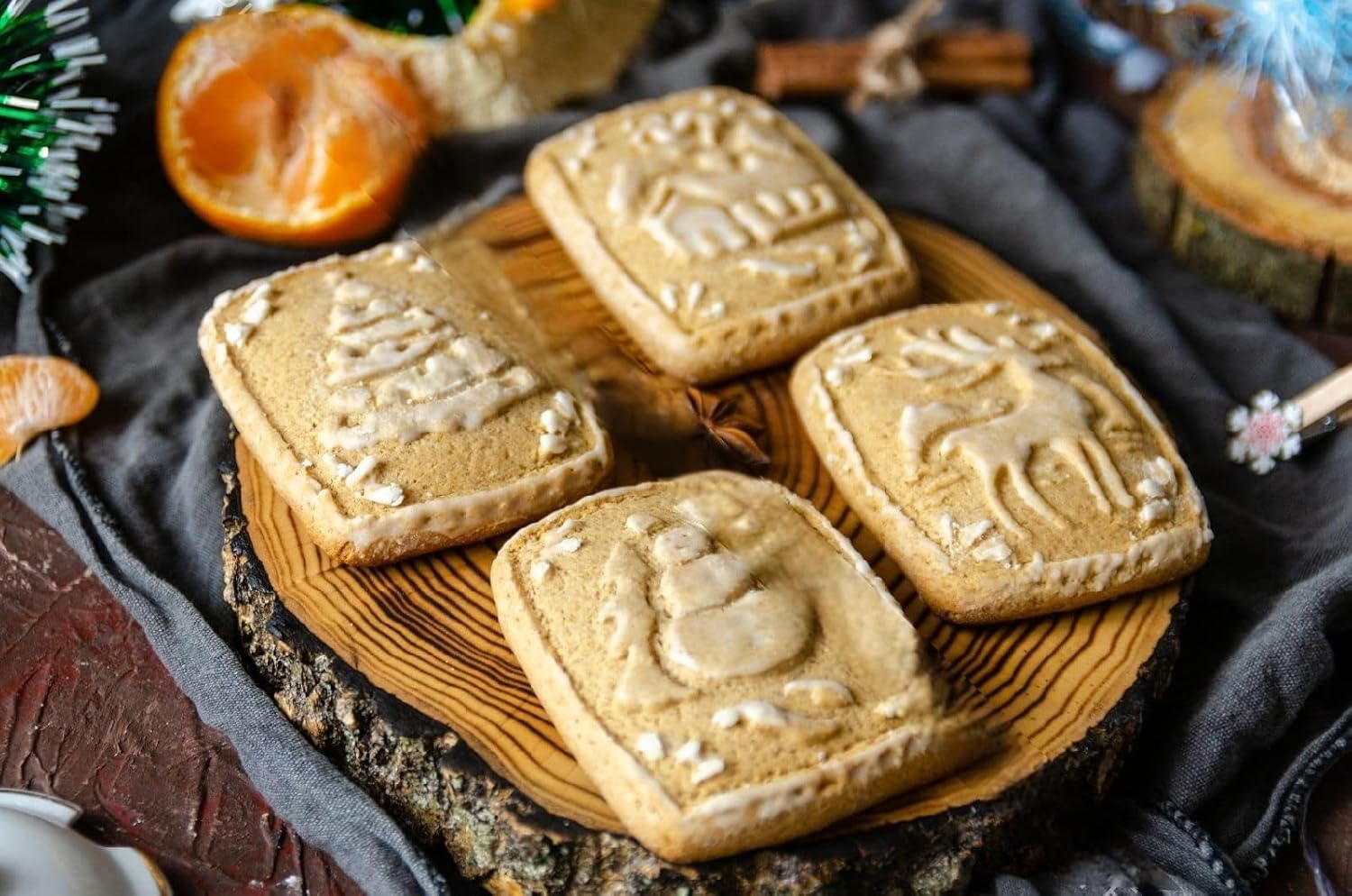 MOTEERLLU Wooden Cookie Molds Baking, Wood Cookie Stamp Cutter Carved Biscuit Embossing Gingerbread Mold