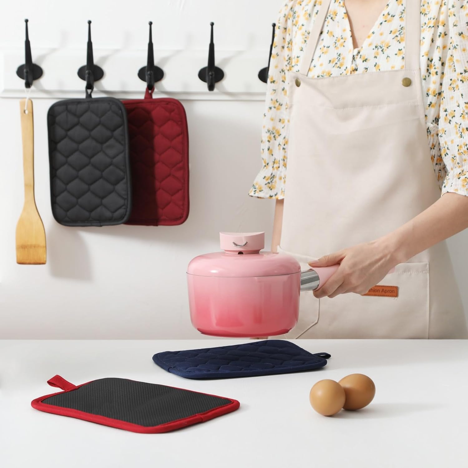 Glynniss Anti-Slip Grip Pot Holder for Kitchen, Cotton Oven Hot Pads Set with Neoprene for Heat Resistant 450F, 7x9 Inches Potholder Machine Washable 2PCS (Black, 2)