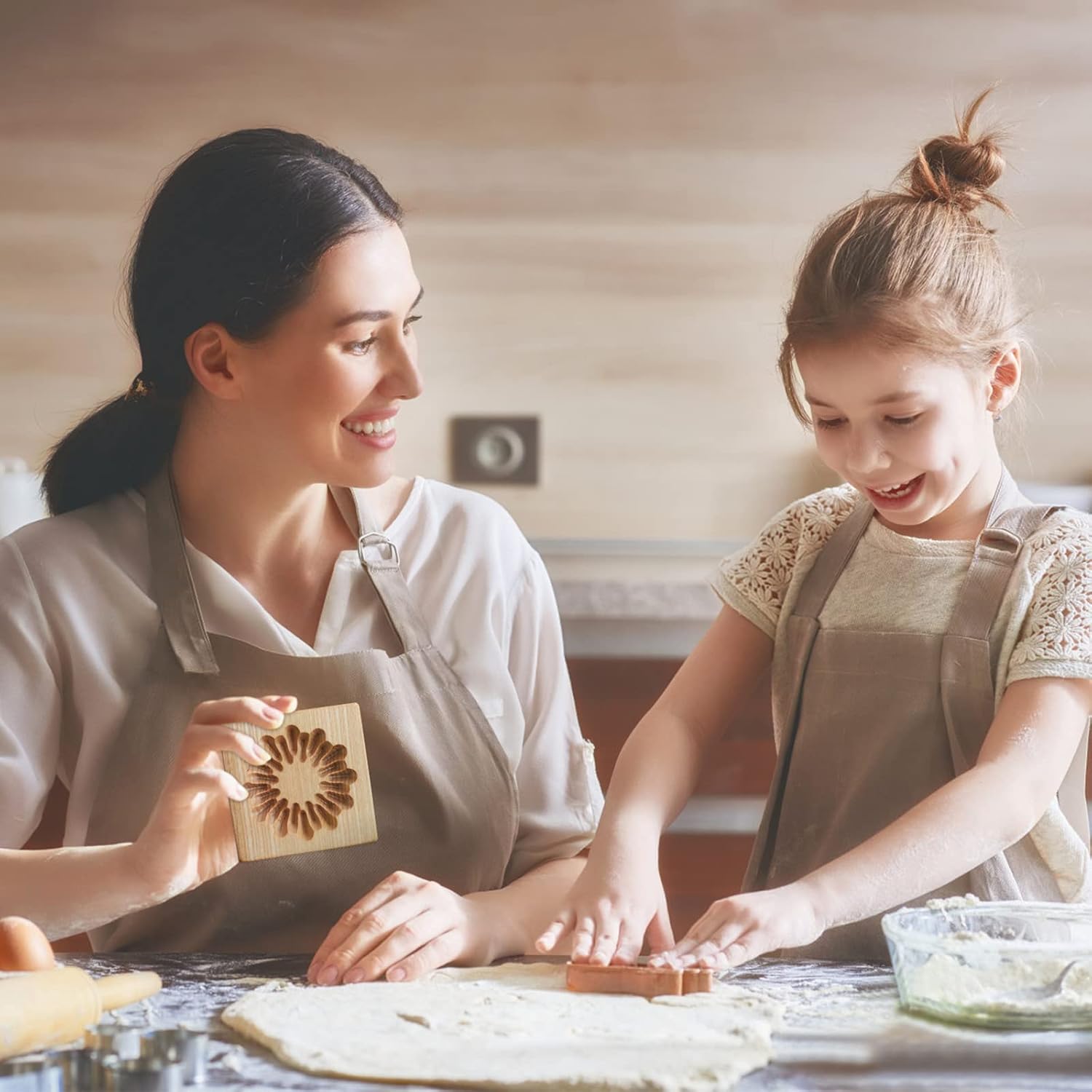 Wooden Cookie Biscuit Mold, 3D Baking Mold, Embossing Craft Decorating Baking Tool, Suitable for Halloween Thanksgiving Christmas Kitchen DIY (Shape B 10 * 10 * 2)