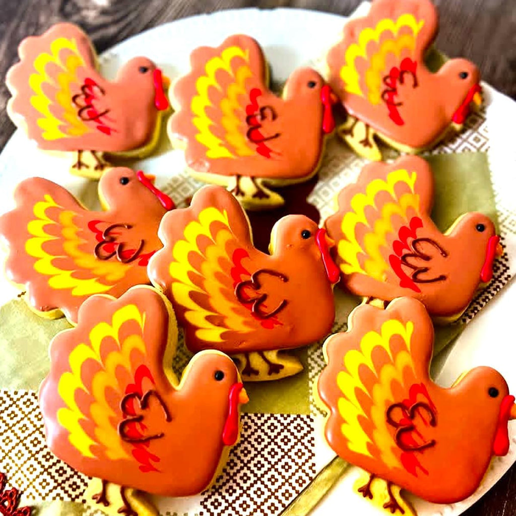 Thanksgiving Cookie Cutters 7PCS, Large Pumpkin Turkey Pine Cones Maple Leaf Squirrel Fall Cookie Cutters Shapes, Sturdy Metal Fondant Biscuit Cutters for Home Holiday Baking with Family