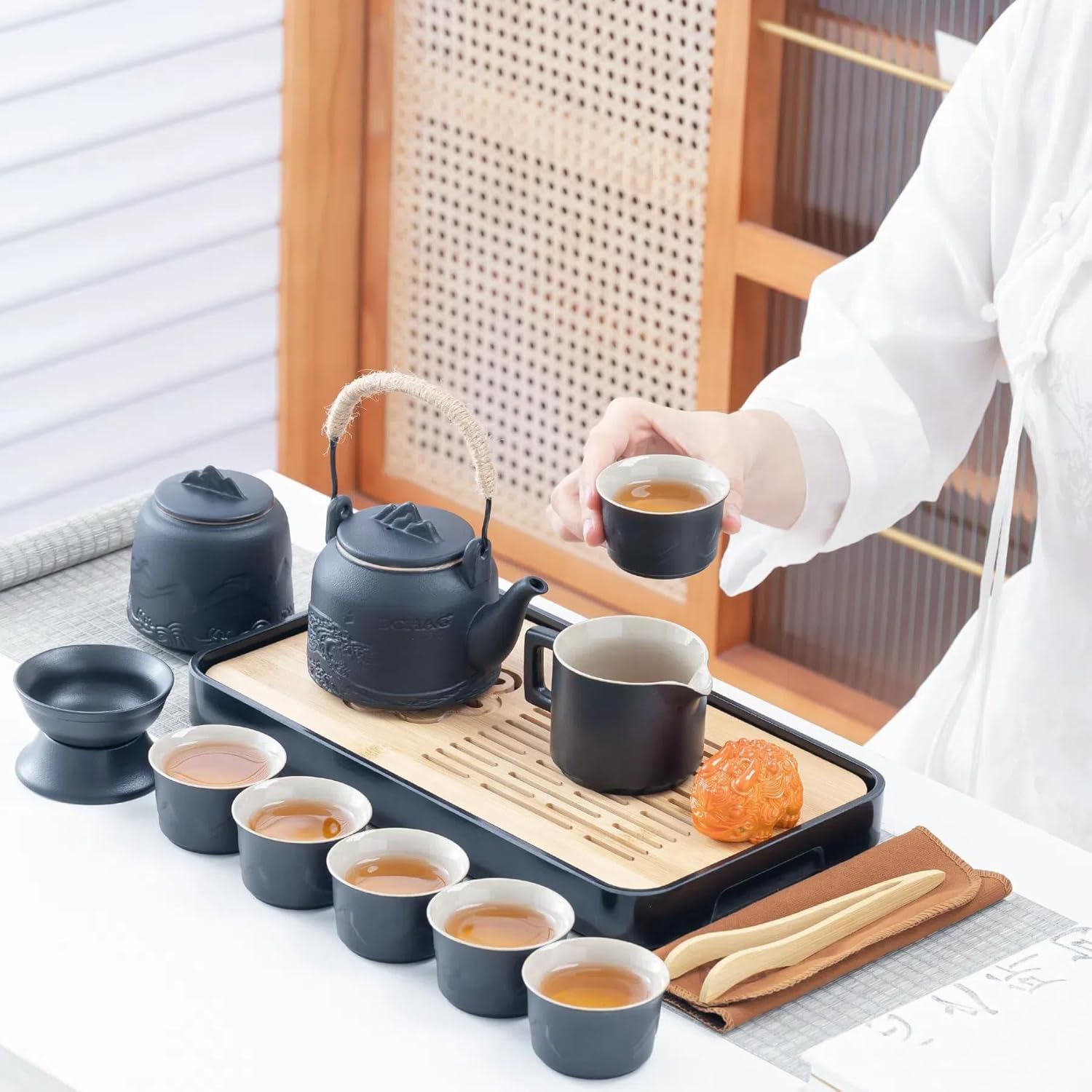ICHAG Chinese Tea Set, Japanese Tea Sets for Adults, 15-Piece Porcelain Gongfu Tea Set with Tea Pet & Tea Tray, Japanese Teapot Set, Travel Tea Party Set, for Home/Office/Outdoor/Gifts (Black)
