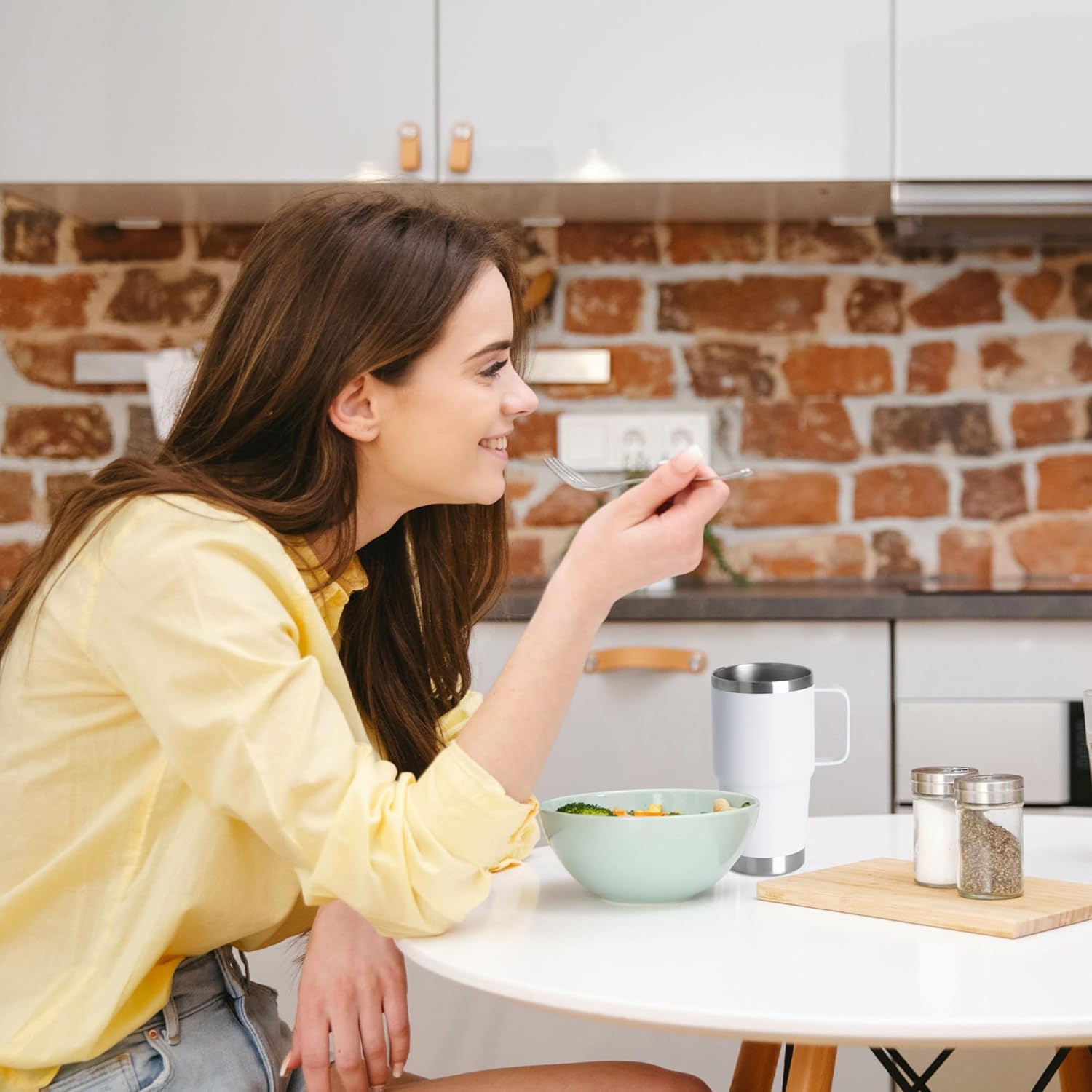 HASLE OUTFITTERS 20oz Tumbler Bulk with Lid, Stainless Steel Tumbler Bulk with Handle, Metal Insulated Travel Coffee Mug Set with Handle, Double Wall Vacuum Leak Proof Tumbler Cup, White 6 Pack