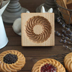 Wooden Cookie Biscuit Mold, 3D Baking Mold, Embossing Craft Decorating Baking Tool, Suitable for Halloween Thanksgiving Christmas Kitchen DIY (Shape A 10 * 10 * 2)