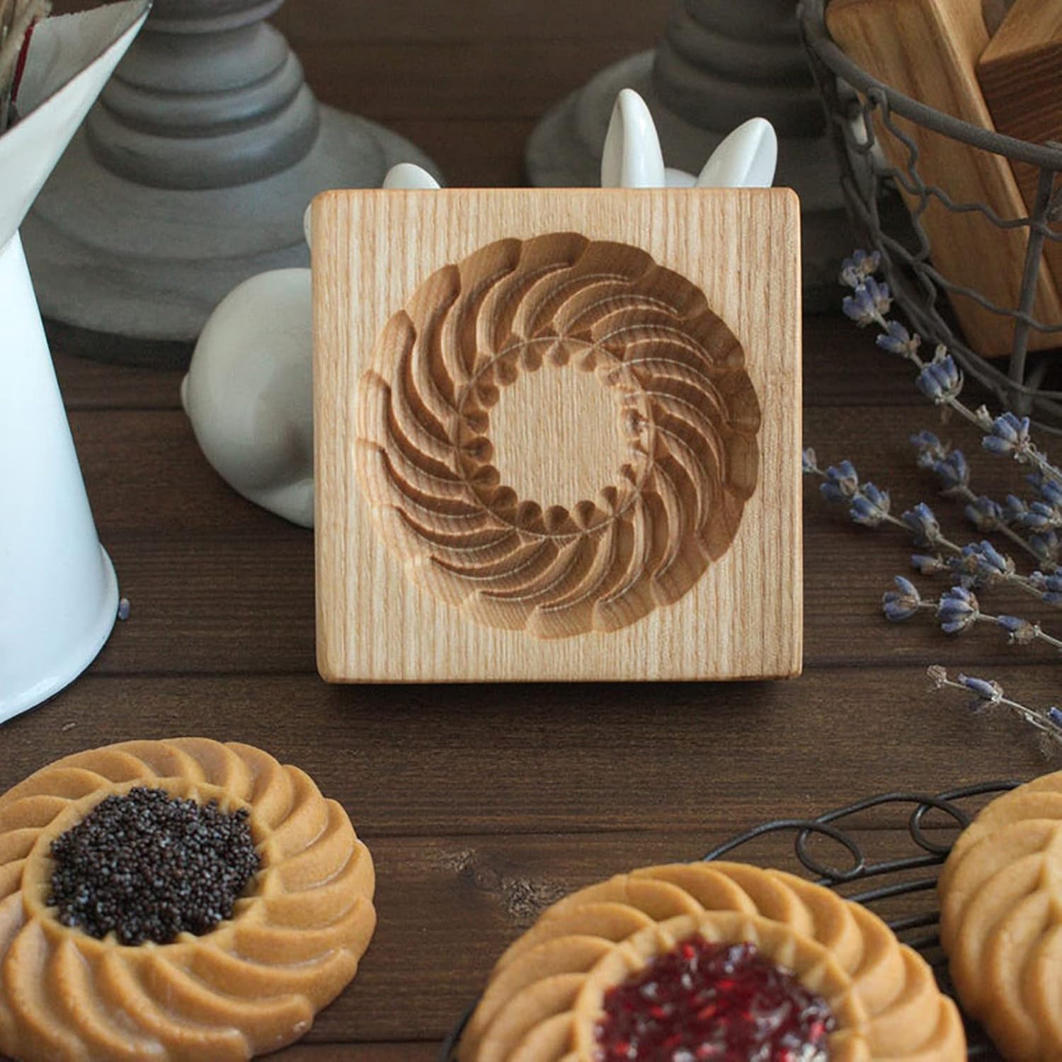 Wooden Cookie Biscuit Mold, 3D Baking Mold, Embossing Craft Decorating Baking Tool, Suitable for Halloween Thanksgiving Christmas Kitchen DIY (Shape A 10 * 10 * 2)