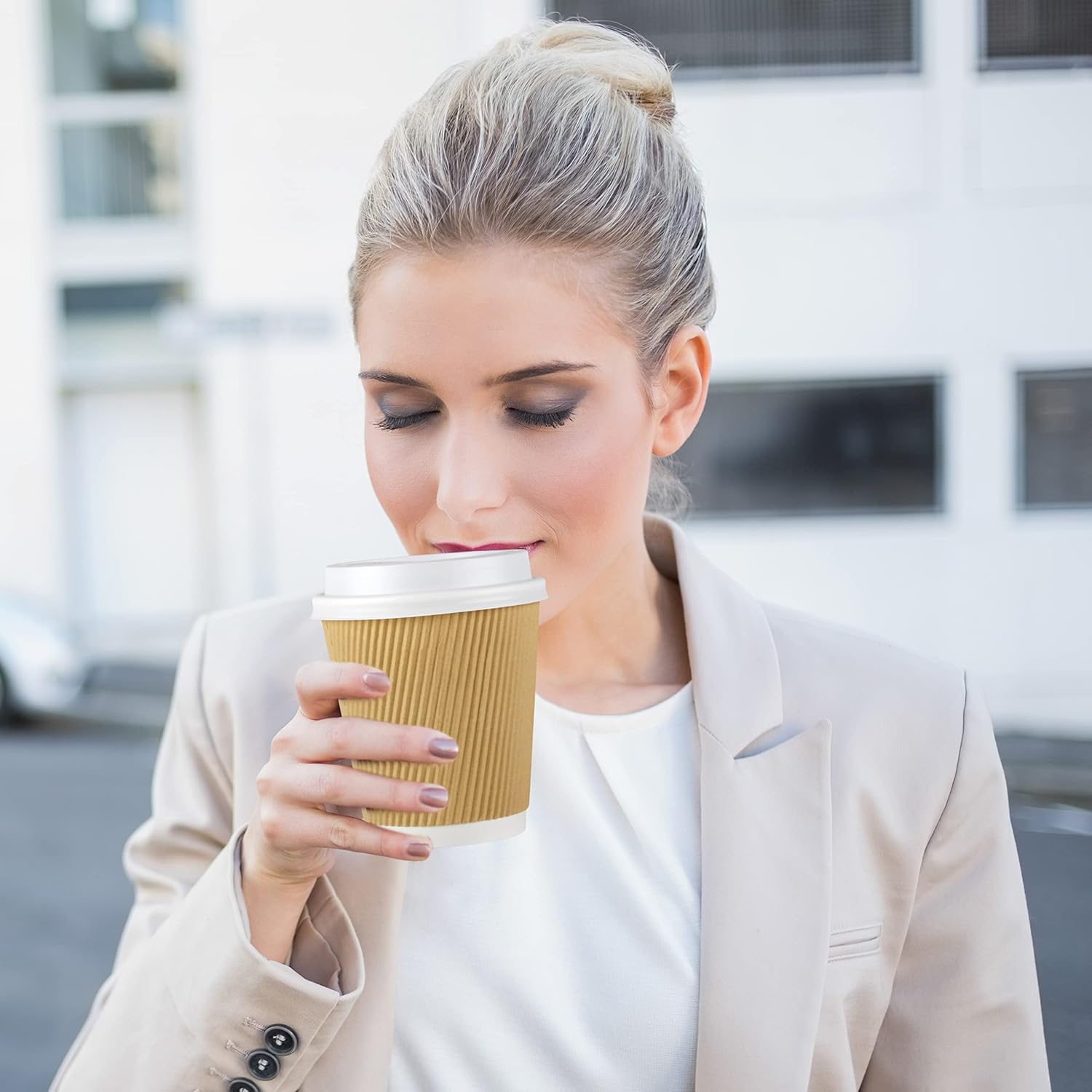 NYHI 100 8 oz Ripple Kraft Paper Cups Brown Hot Cold with Lids 3 Layer Rippled Small Insulated Disposable Coffee Cups for Cappuccino Hot Cocoa or Iced Drinks