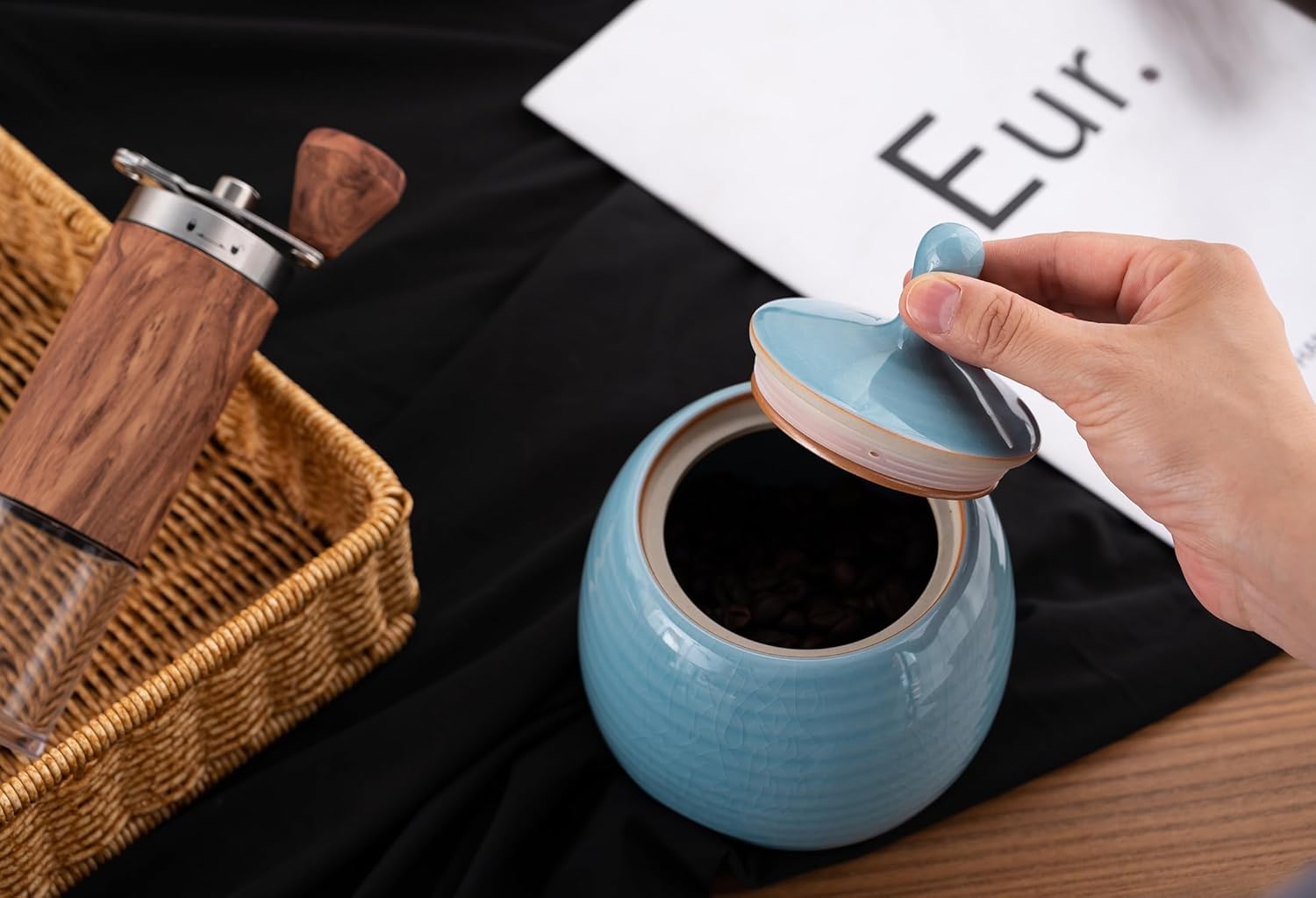 Kitchen Canisters Vintage Ceramic Food Storage Jar with Airtight Lid for Tea, Coffee, Herb, Sugar, Spice, Nuts (Blue(ICE))