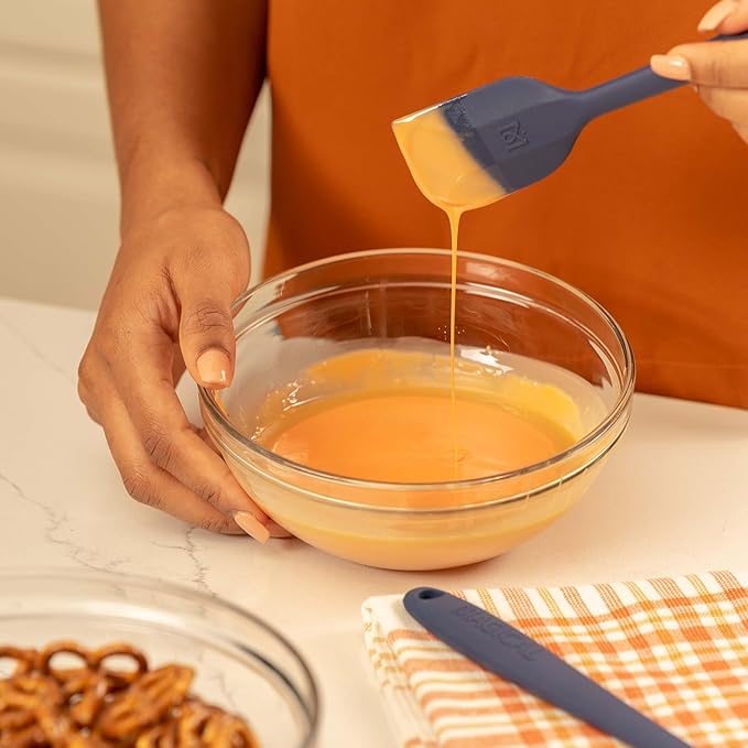 Magical Butter MB2E Pro Bundle – Infuser Machine with DecarBox, 8 mL Gummy Mold, Measuring Cups & Spatulas for Complete Infusion & Candy Making