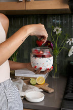 W&P Porter Seal Tight Glass Food Storage Container with Lid, Terrazzo Cream 24oz, Leak & Spill Proof Meal Prep Container, Microwave & Dishwasher Safe, Borosilicate Glass