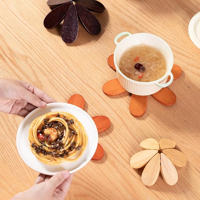 Wooden Star top 4-Piece Christmas Tree Coaster Set, can be Placed on hot Dishes, Coffee, hot Water Cups, Home Restaurant Coaster, Heat-Resistant and Heat-Resistant mat, Holiday Table Decoration