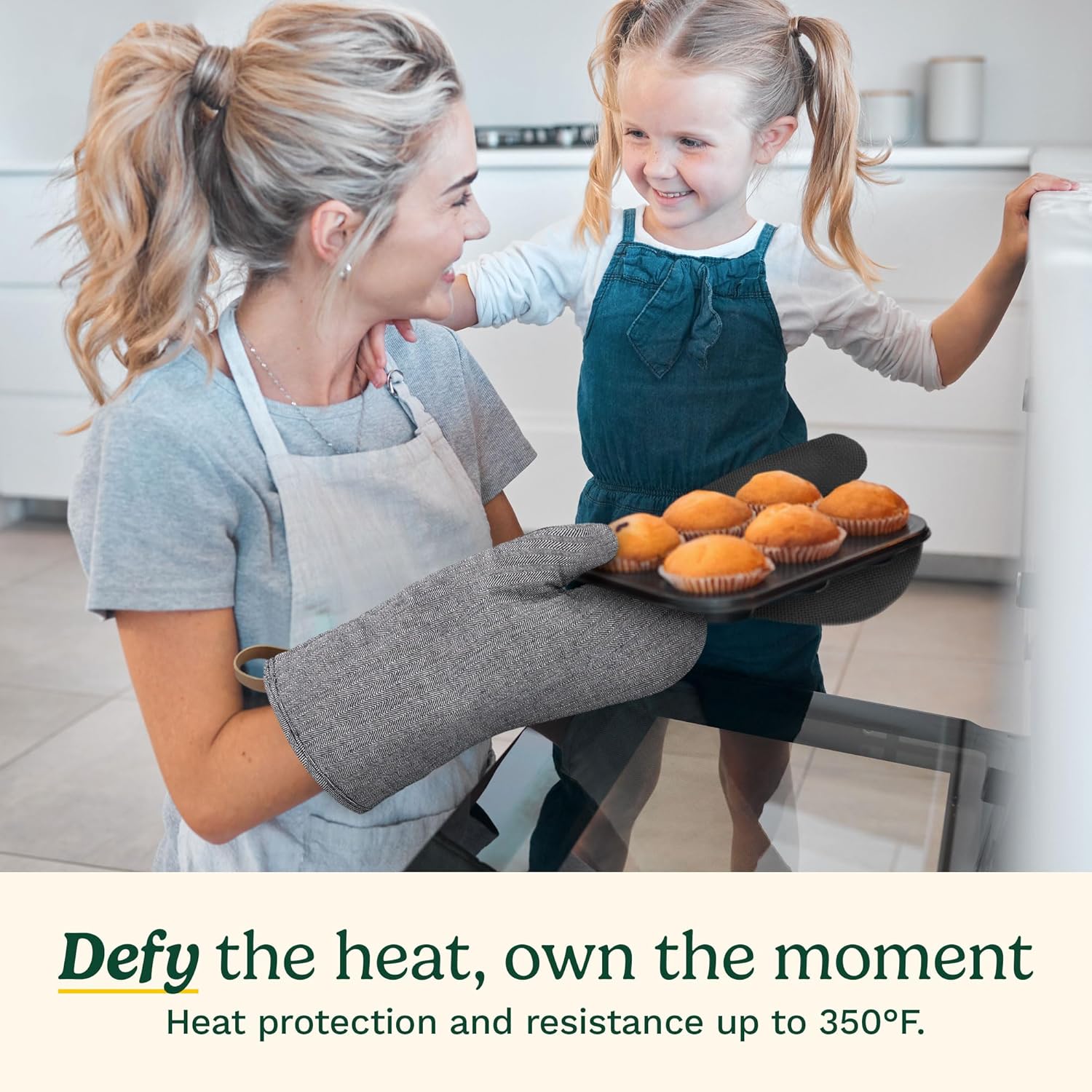 Cuisinart Heritage Kitchen Oven Mitts – Heat-Resistant Kitchen Mitts for Oven with Non-Slip Neoprene Palm, Long Cuff, and Cotton Filling – Durable Oven Gloves for Cooking, Baking, & Grilling