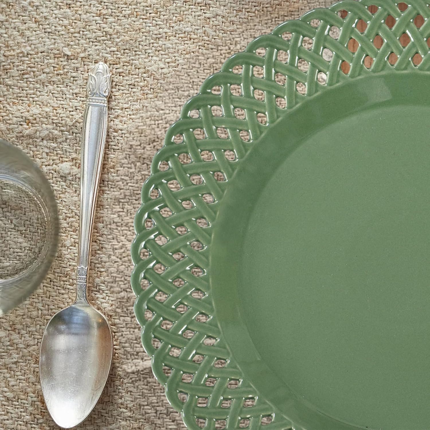 Graceful Basketweave Wide Rim 12 inch Dinner Plates, Extra Large Round Platter Scallop Serving Tray Set of 4, for Restaurant, Kitchen, Party, Home, Wedding, Gift, Microwave Dishwasher Safe, Sage Green