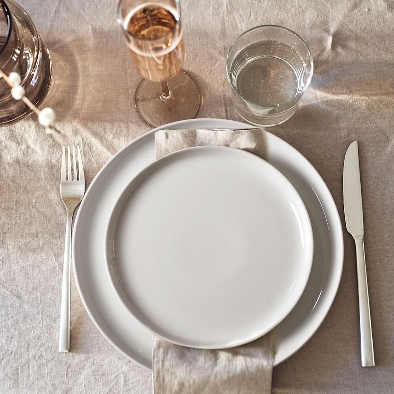 12 Pieces Porcelain Dinnerware Set, Modern Serving Plates and Bowls Sets, Premium White Dishes Set for 4, Chip and Scratch Resistant Dishware Sets Kitchen Dish Dining Ware Tableware Set, White