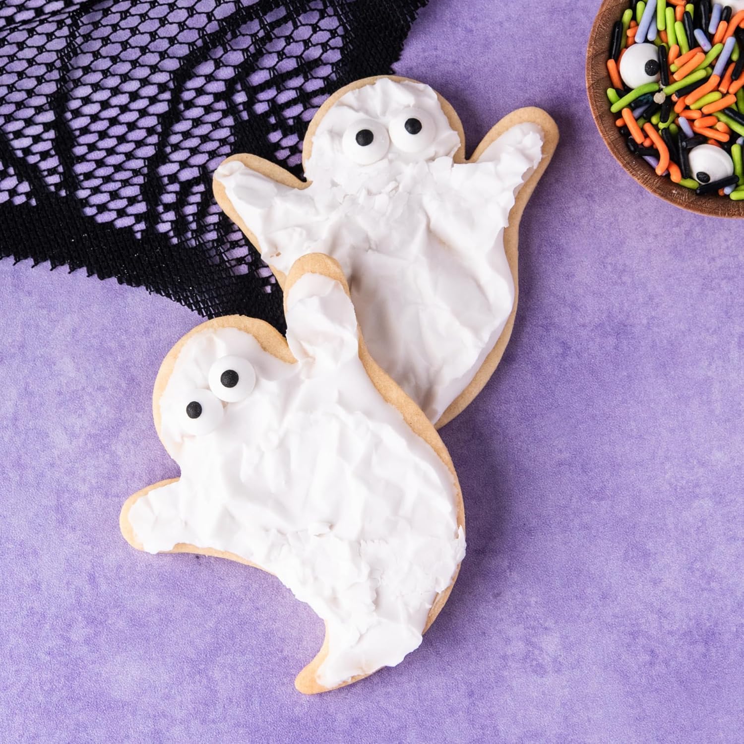 Halloween Frosting Kit with Sprinkles & Eyeballs – 11.31 oz Decorating Set with 3 Frosting Tubes (Orange, Black, White), 4 Nozzles & 2 oz Sprinkle Mix – Cookie & Cupcake Kit for Kids & Families