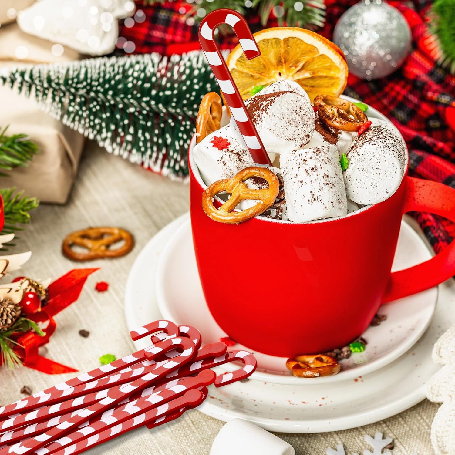 30 Pcs Christmas Coffee Stirrers Candy Cane Swizzle Sticks Coffee Bar Decoration Hot Cocoa Plastic Cocktails Drink Stirrers Reusable Beverage Stir Gifts for Xmas Party Supplies(Red, White)