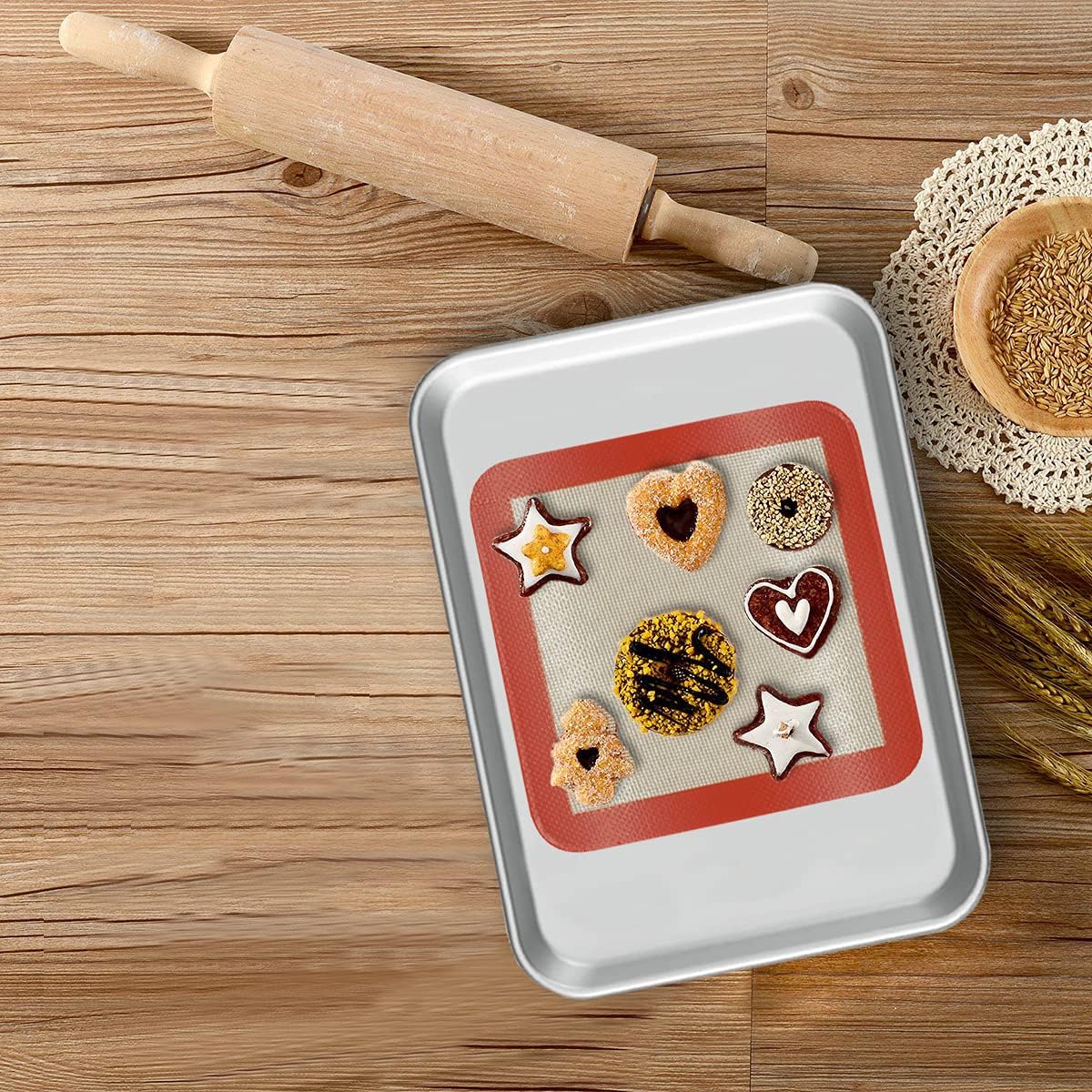 Square Silicone Baking Mats for 9 Inch Cake Pan, 8.5" Food Grade Non-stick Reusable Silicone Mat for Baking Pan for Bread/Pastry/Toast/Pie, Professional Cookie Sheets Liners for Brownie Pan 2 PCS