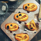 CHEFMADE Madeleine Mold Cake Pan, 6-Cavity Non-Stick Oval Shell Madeline Bakeware for Oven Baking (Champagne Gold)