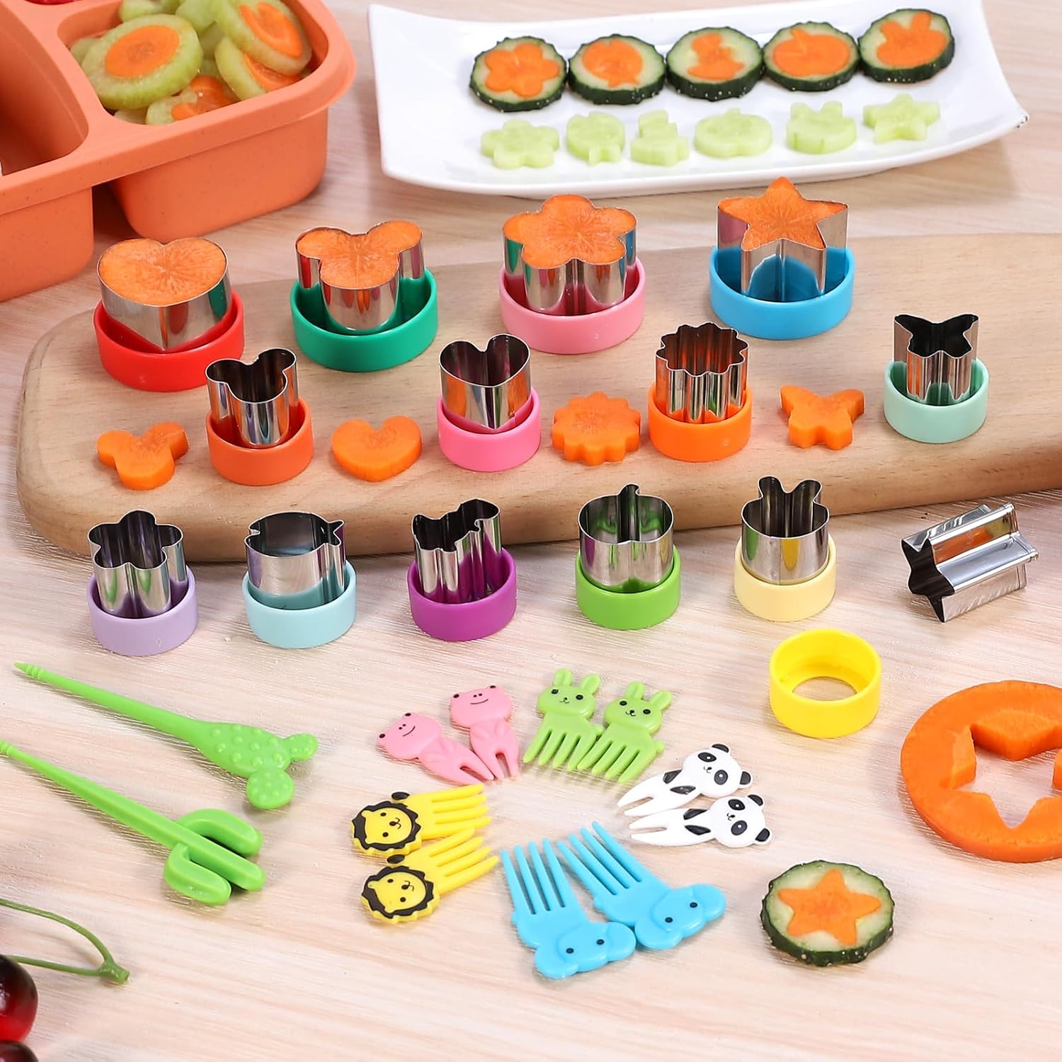 Sandwich Cutters for Kids Lunch, 33 Pcs Sandwich Cutter and Sealer Set for Kids Lunch, DIY Vegetable Fruit Shapes and Cookie Cutters for Bento Box