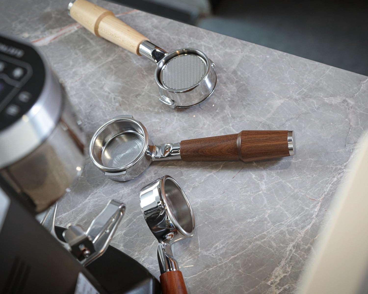 58mm Naked Portafilter Compatible with Breville Dual Boiler, Oracle, Oracle Jet Espresso Machines Rosewood Handle 2 Ears 18-21g Double Shot Filter Basket Included