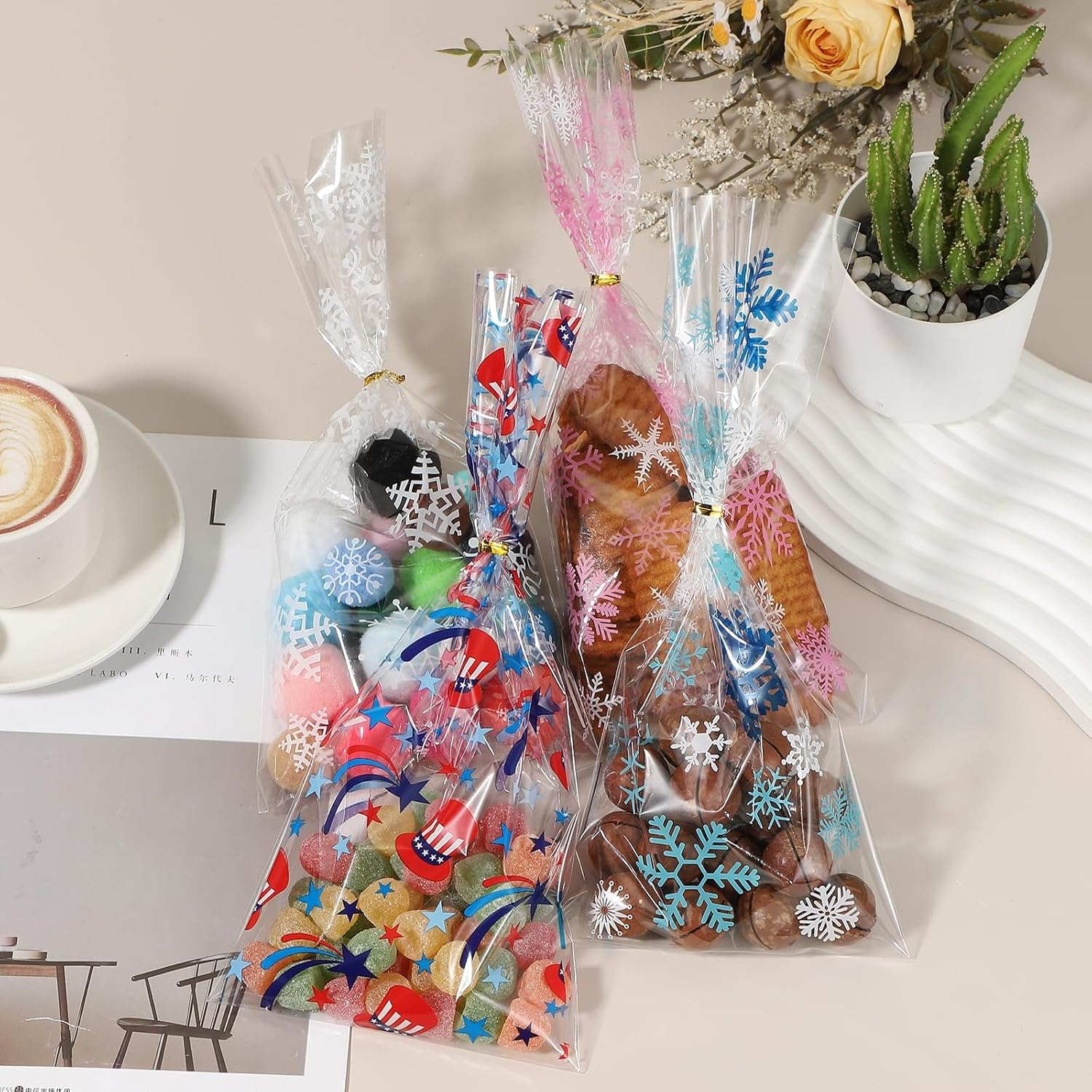 uxcell 100pcs Snowflake Treat Bags, Cookie Bags with Twist Ties for Candy Package Christmas Holiday Winter Party Favors, White