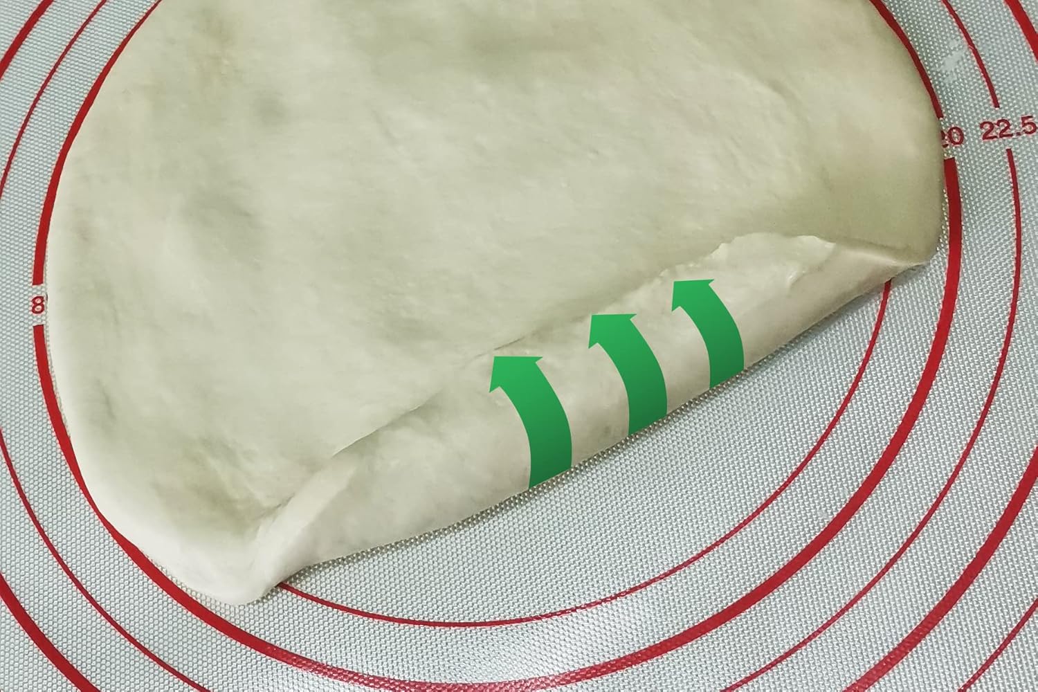 Yansumi silicone pastry non stick baking mat with measurement fondant mat with three sizes for silicone baking mat, counter mat, dough rolling mat,fondant/pie crust mat. (L,24"L x 16"W,Red)