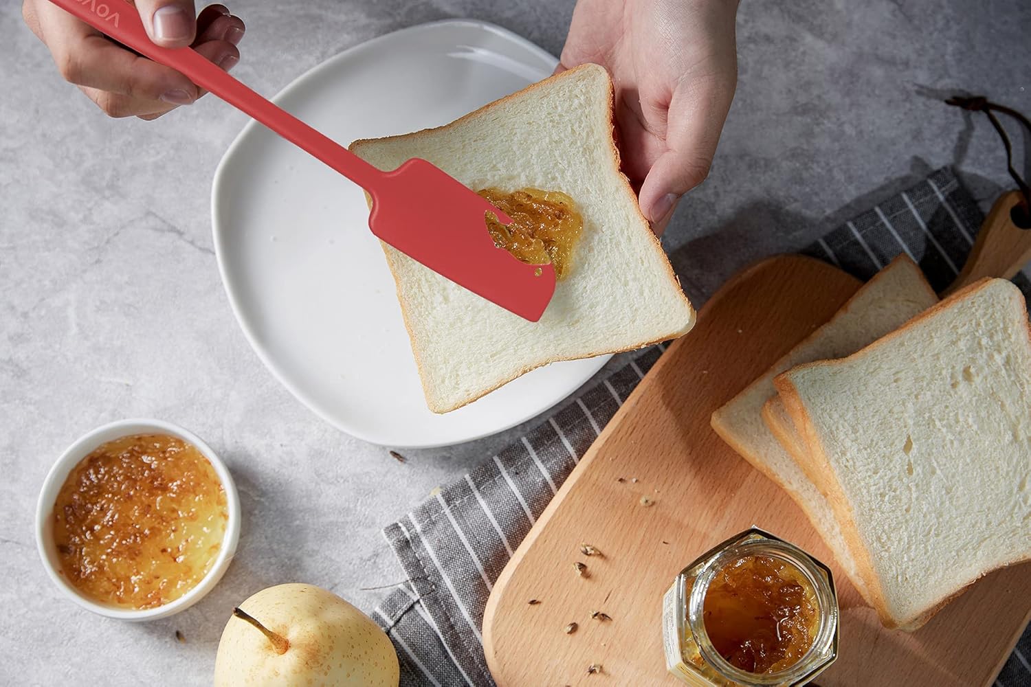 2-Pack Vovoly Silicone Jar Spatulas, Small Seamless Design Rubber Scraper with Stainless Steel Core, Heat Resistant and Non-Stick Mini Spatula for Jars and Blenders, BPA Free,11 IN, Red