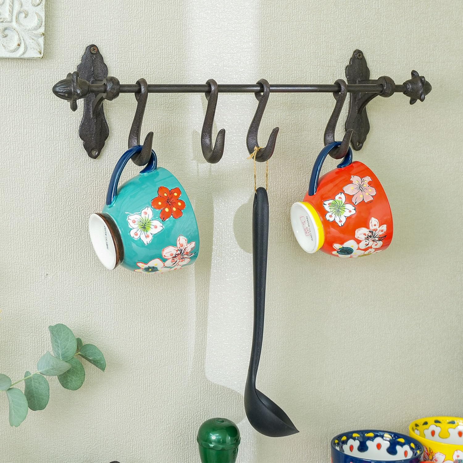 Sungmor Vintage Cast Iron Wall Hook Rack - Rustic Farmhouse Wall-Mounted Hanger for Coats, Keys, Mugs, Towels - Heavy Duty Decorative Organizer with 4 Removable Hooks