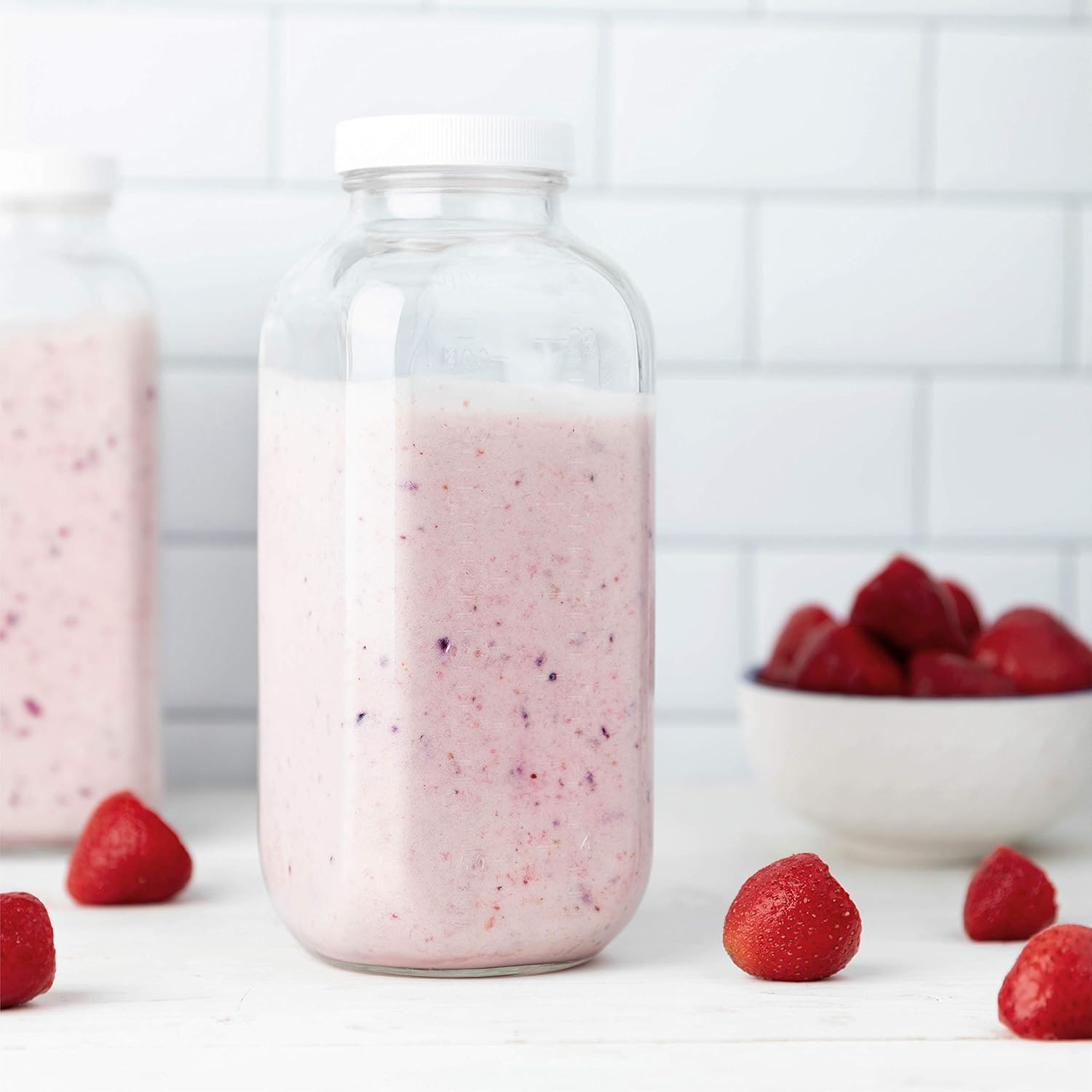 kitchentoolz 32oz Square Glass Milk Bottle with Plastic Airtight Lids Vintage Reusable Quart Sized Dairy Drinking Containers for Milk, Yogurt, Smoothies, Kefir, Kombucha, and Water- Pack of 2