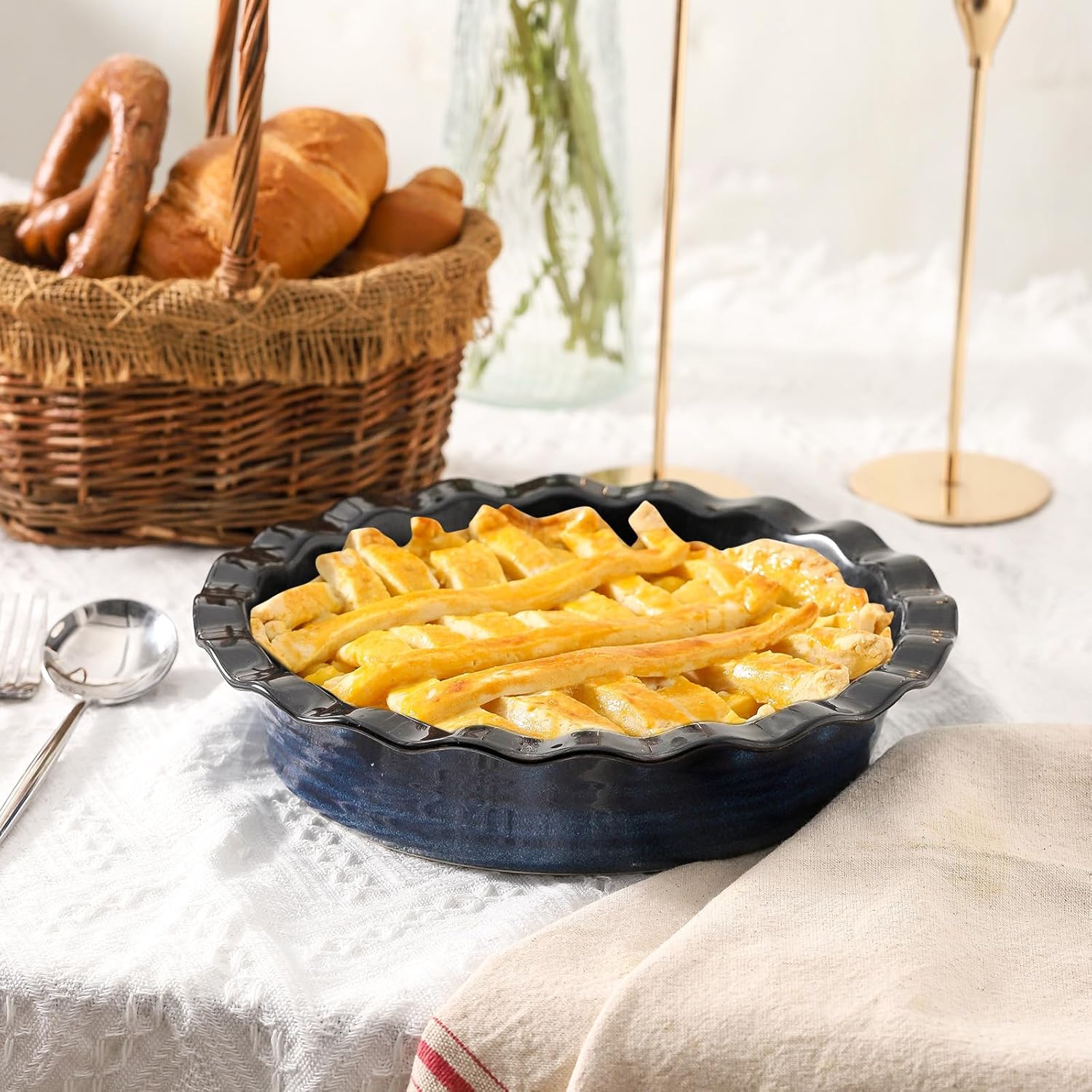 Hasense Ceramic Pie Pan for Baking 9 inch, Quiche Baking Dish for Oven, Round Nonstick Pie Plates for Apple Pie, Tart, and Quiche, Microwave & Oven Safe, Modern Blue Design