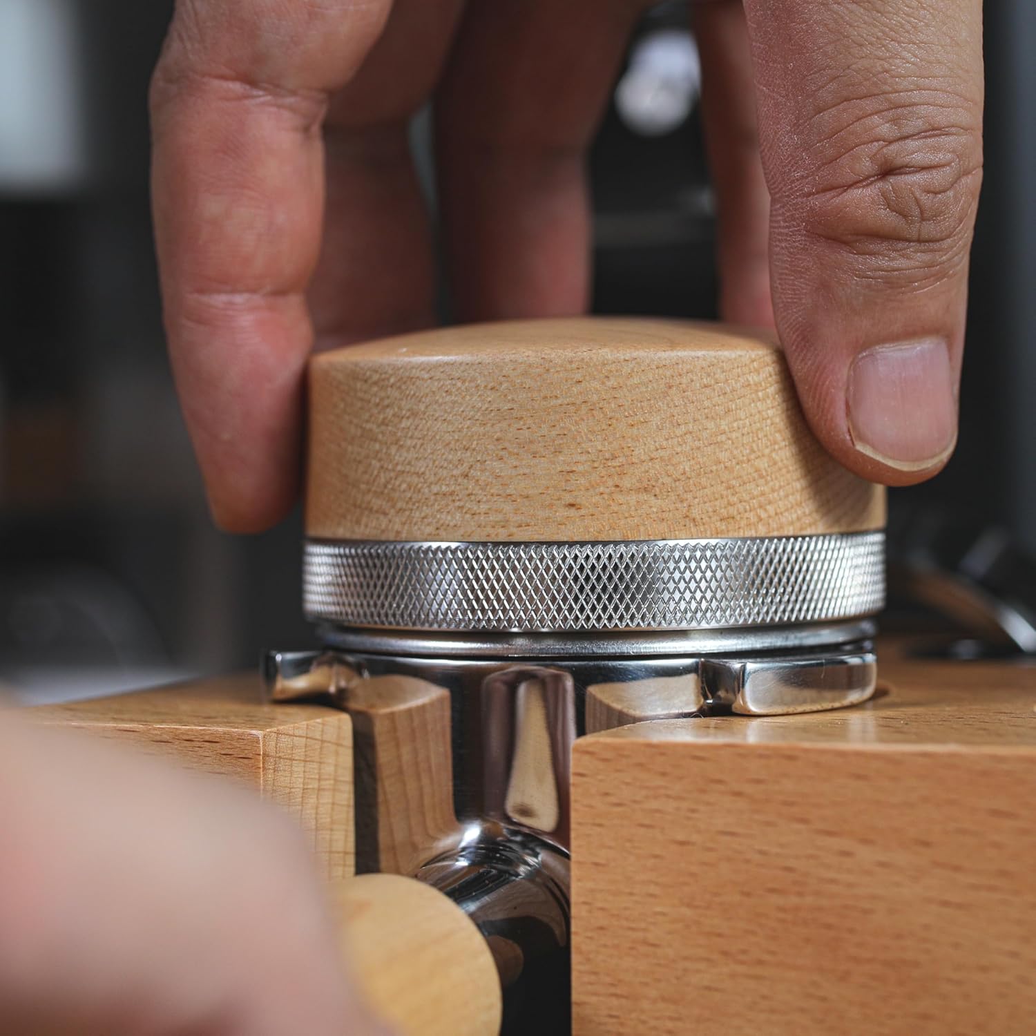 Espresso Distribution Tool 58.5mm Maple Coffee Distributor Adjustable Depth Stainless Steel Espresso Leveler Premium Espresso Machine Accessories For Coffee Bar