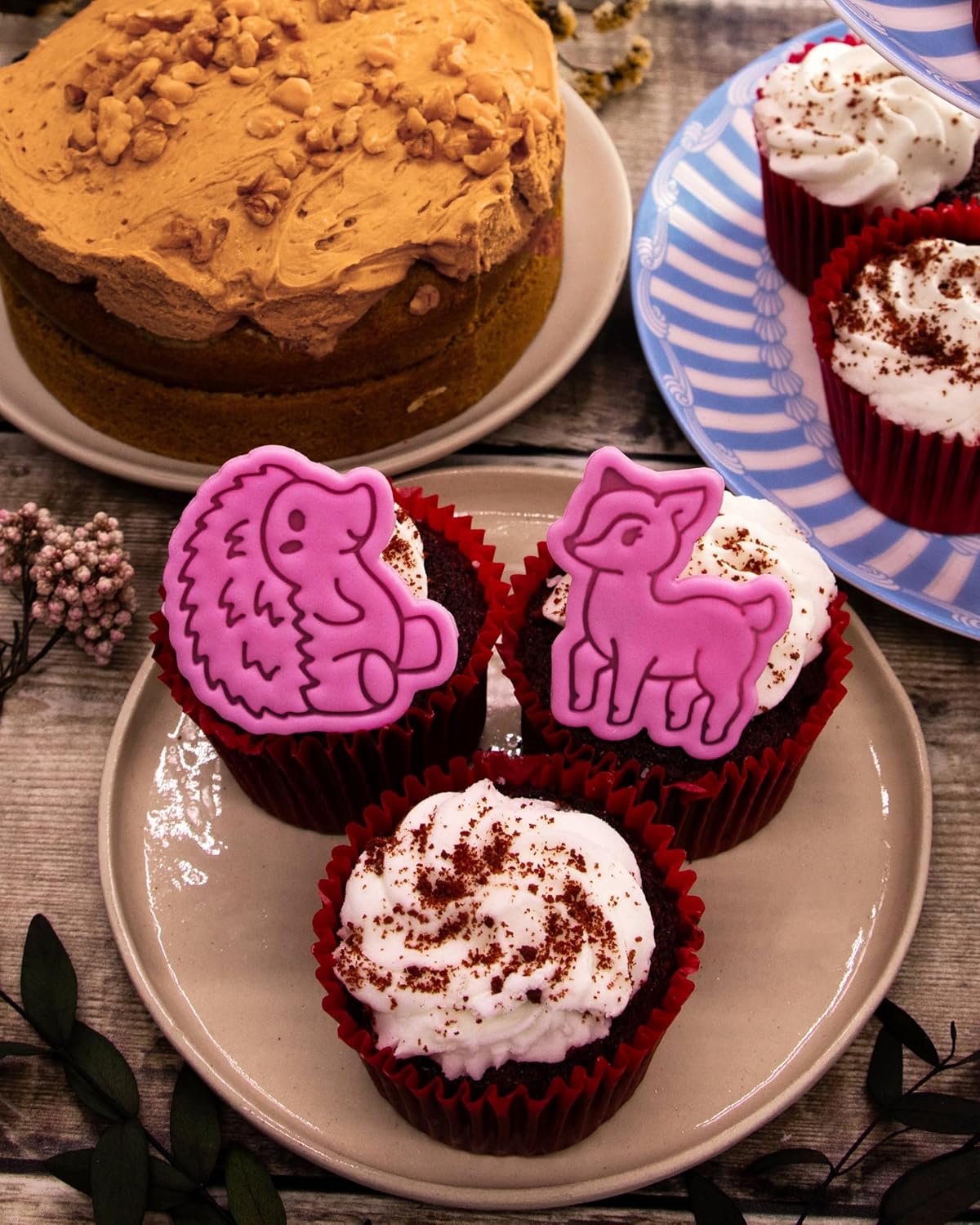 BAKERLOGY Forest Friends - Mini 2" Cookie Cutter & Stamp Set - Fawn & Hedgehog Design for Easter & Woodland Spring Cookies, Cupcakes & Fondant Decorations