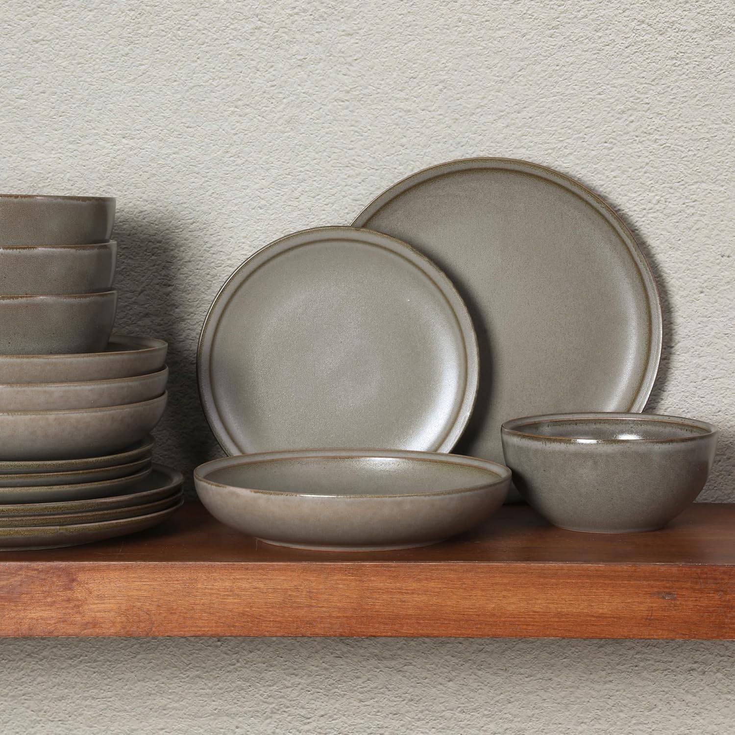 Gibson Elite Beckett Stoneware Matte Reactive Glaze 16 Piece (Service for 4) Plates and Bowls Dinnerware Set - Grey